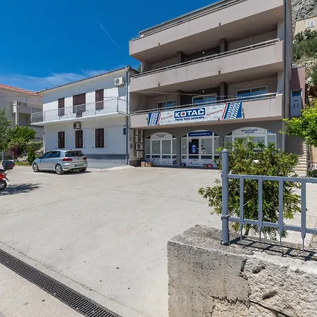 With Parking Space - 25816 אומיס