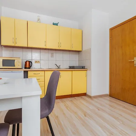 דירה With Parking Space - 25816